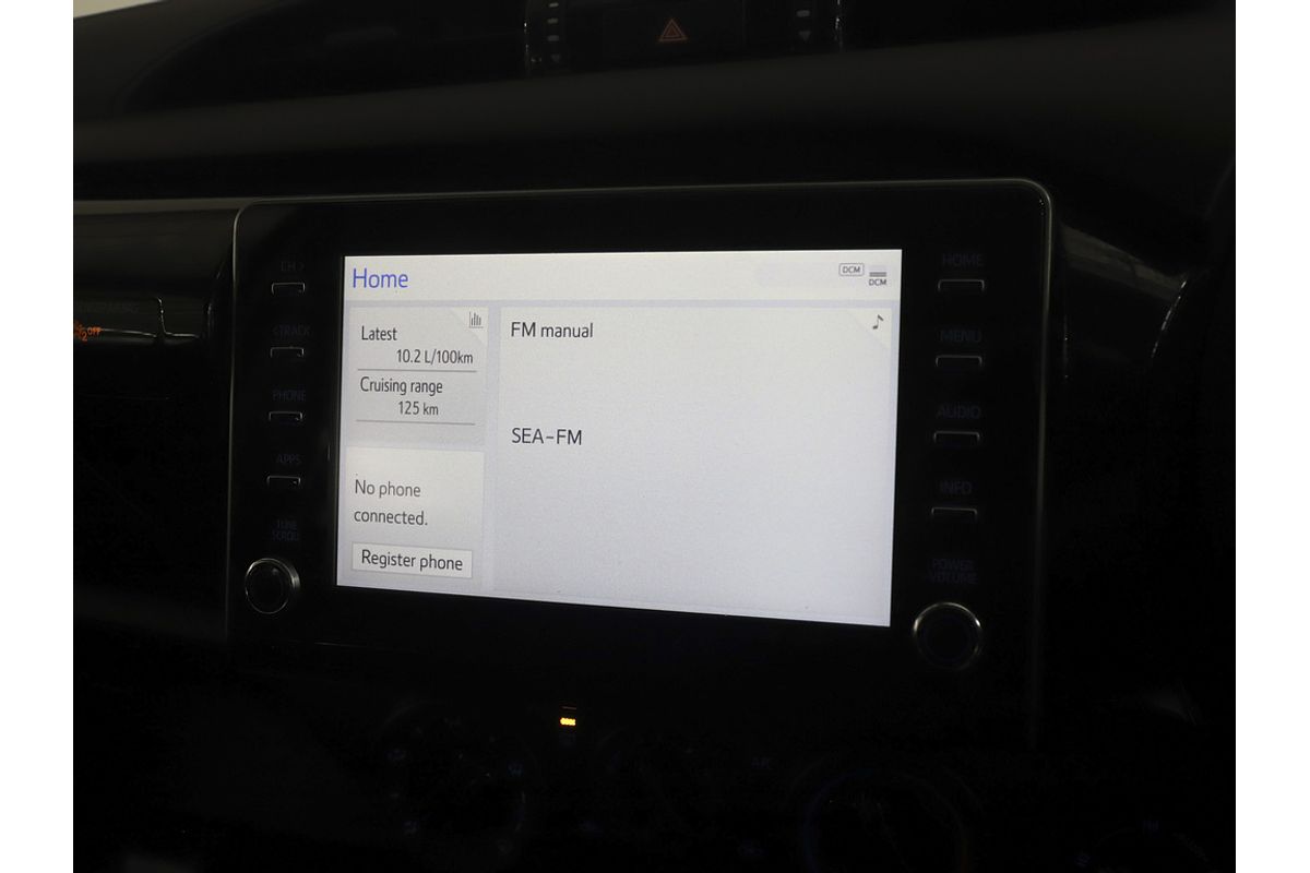 Hilux 4x4 SR 2.8L T Diesel Automatic Double Cab C/C 2U76980 001