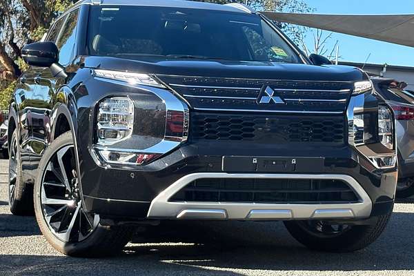 2025 Mitsubishi Outlander PHEV Exceed Tourer ZM