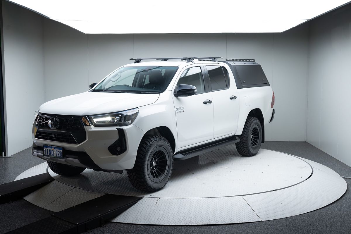 2025 Toyota Hilux SR5 48V GUN126R 4X4