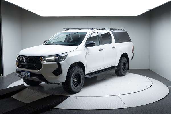 2025 Toyota Hilux SR5 48V GUN126R 4X4