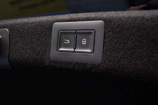 2024 BYD Seal Dynamic thumb-30