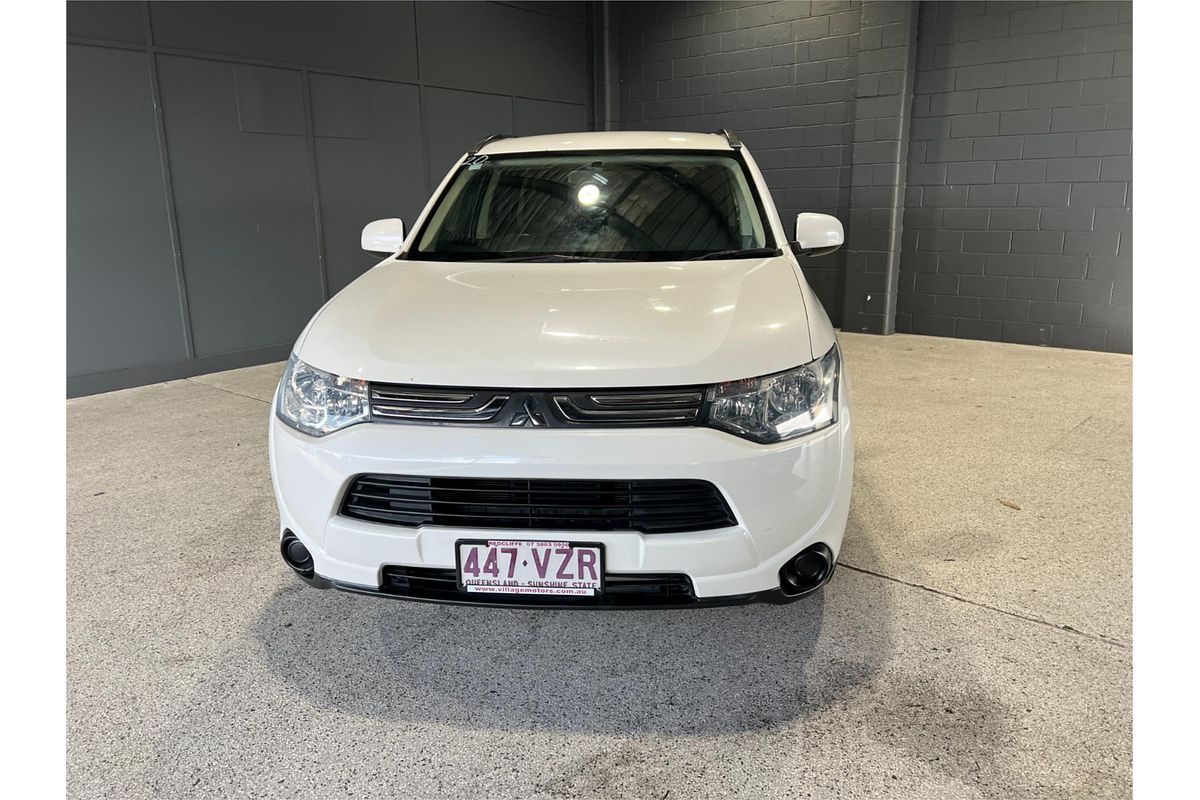 2013 Mitsubishi Outlander ES ZJ