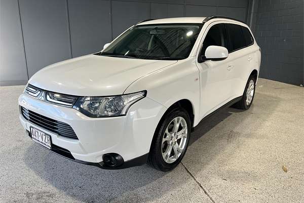 2013 Mitsubishi Outlander ES ZJ