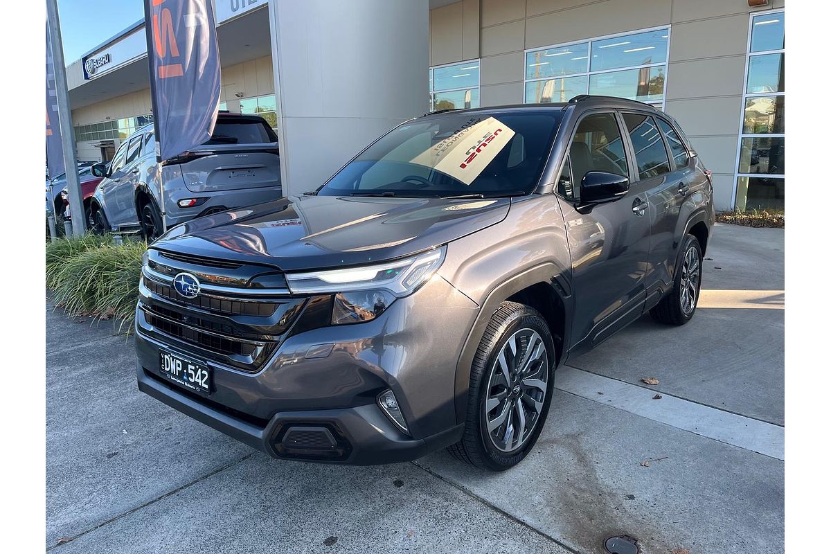 2025 Subaru Forester Hybrid Touring S6