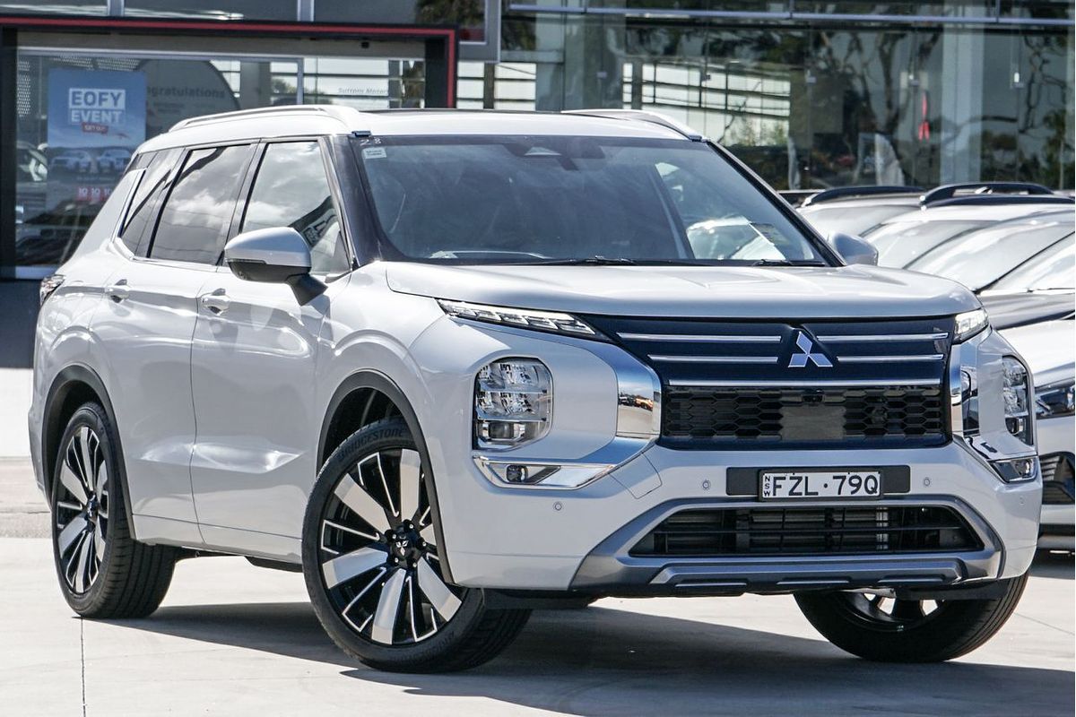 2025 Mitsubishi Outlander Exceed ZM