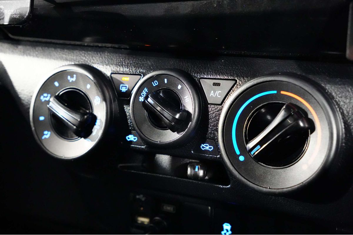 2018 Toyota Hilux SR GUN126R 4X4