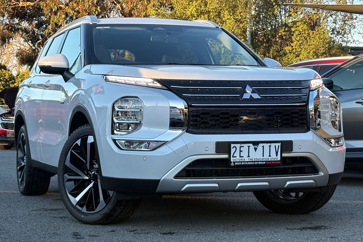 2025 Mitsubishi Outlander PHEV Aspire ZM