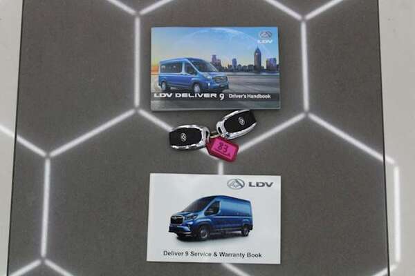 2021 LDV DELIVER 9 MID ROOF MEDIUM WHEE