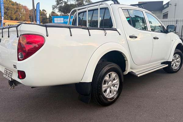 2014 Mitsubishi Triton GLX MN 4X4 thumb-1