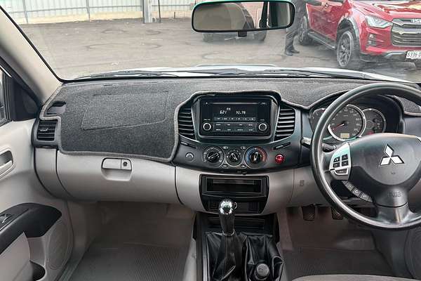 2014 Mitsubishi Triton GLX MN 4X4 thumb-13