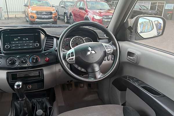 2014 Mitsubishi Triton GLX MN 4X4 thumb-15