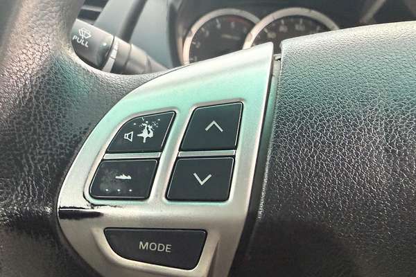 2014 Mitsubishi Triton GLX MN 4X4 thumb-26