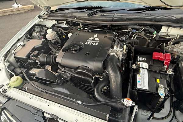 2014 Mitsubishi Triton GLX MN 4X4 thumb-35
