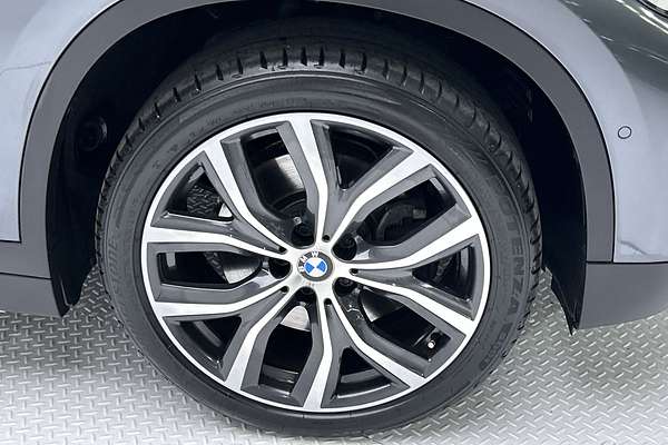 2016 BMW X1 xDrive25i F48 thumb-9
