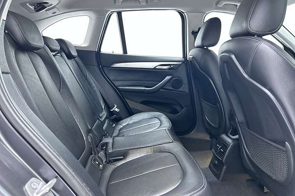 2016 BMW X1 xDrive25i F48 thumb-11