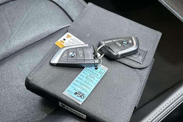 2016 BMW X1 xDrive25i F48 thumb-22