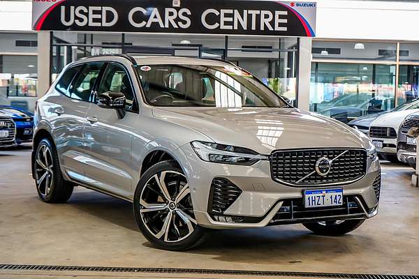 2022 Volvo XC60 B6 R-Design