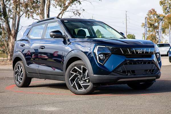 2025 Mahindra XUV3XO AX7L