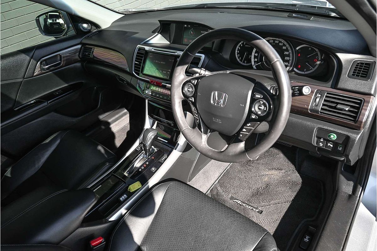 2017 Honda Accord VTi-L 9th Gen