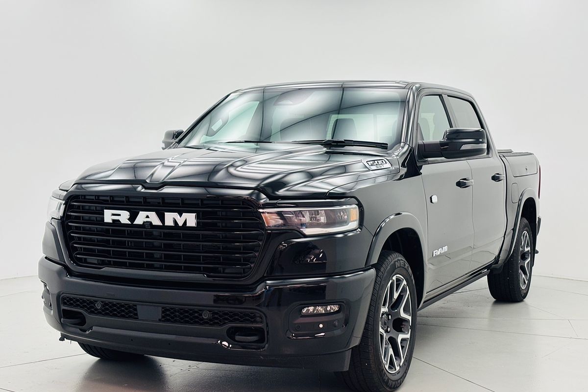 2025 Ram Trucks 1500 Laramie Sport (DT6P9821H.25/XB9)