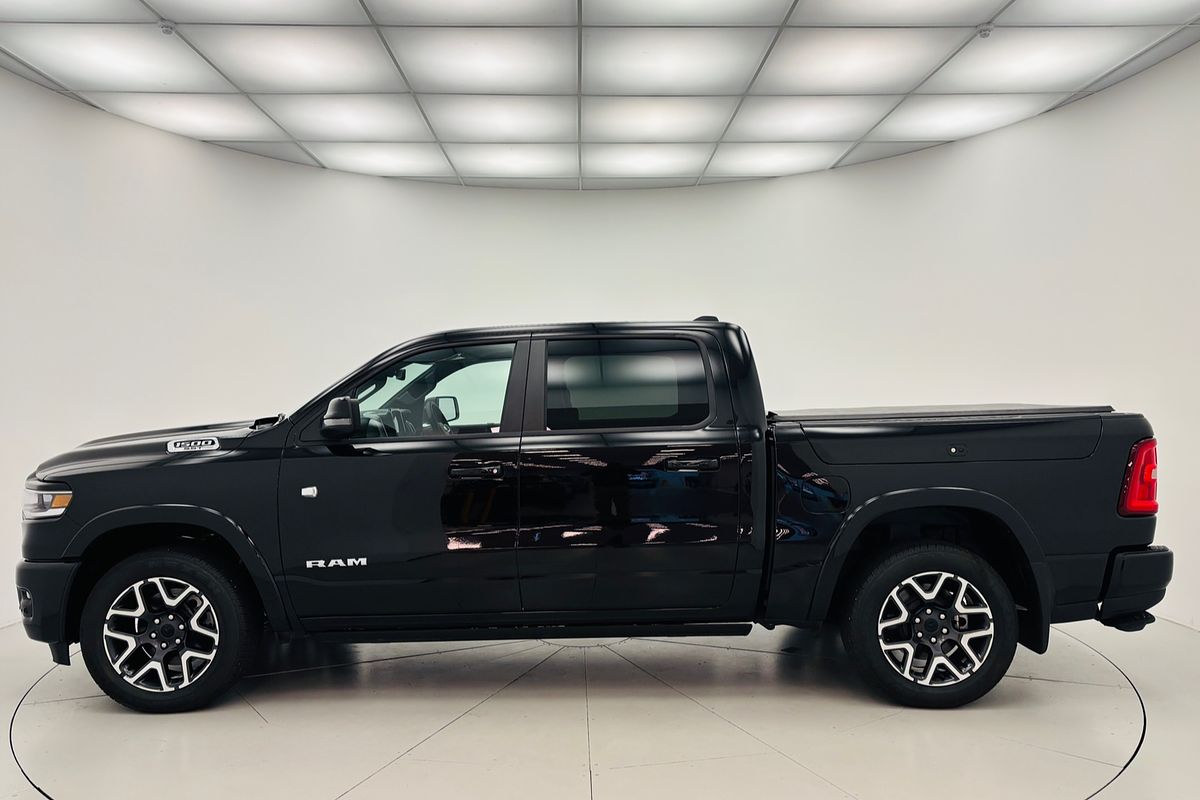 2025 Ram Trucks 1500 Laramie Sport (DT6P9821H.25/XB9)