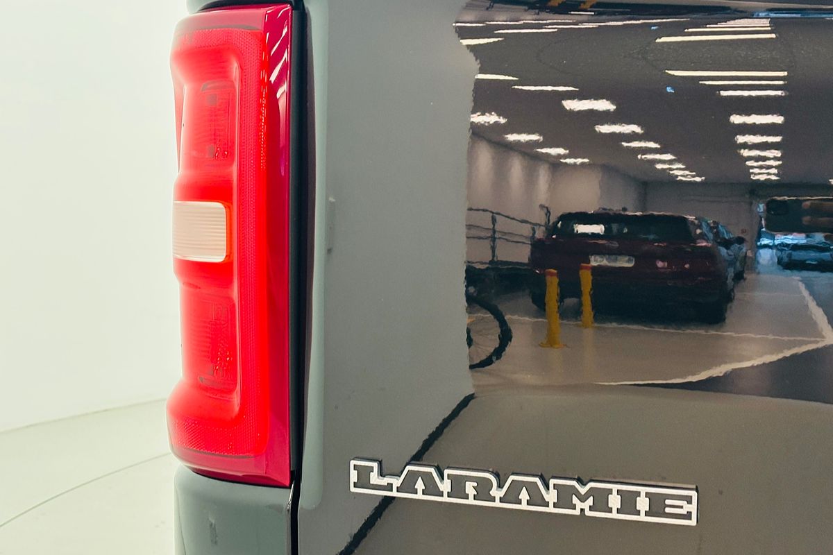 2025 Ram Trucks 1500 Laramie Sport (DT6P9821H.25/XB9)