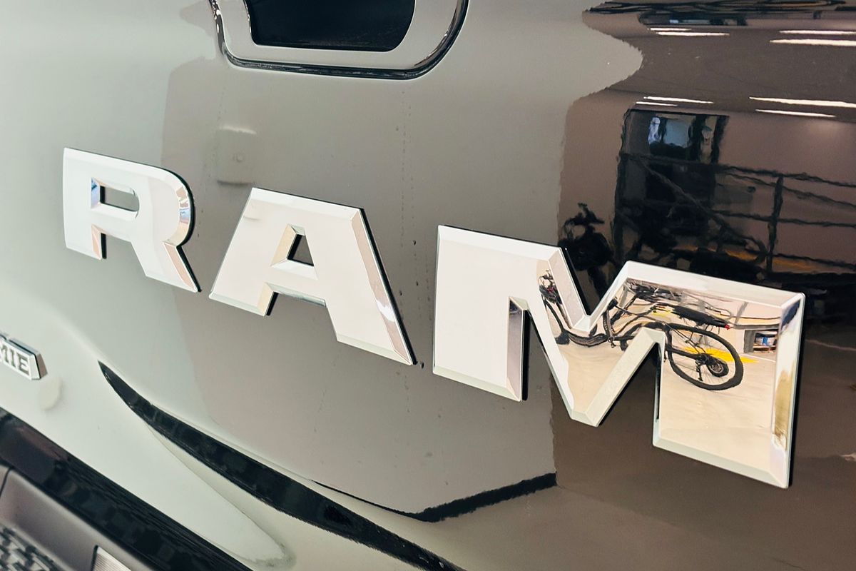 2025 Ram Trucks 1500 Laramie Sport (DT6P9821H.25/XB9)