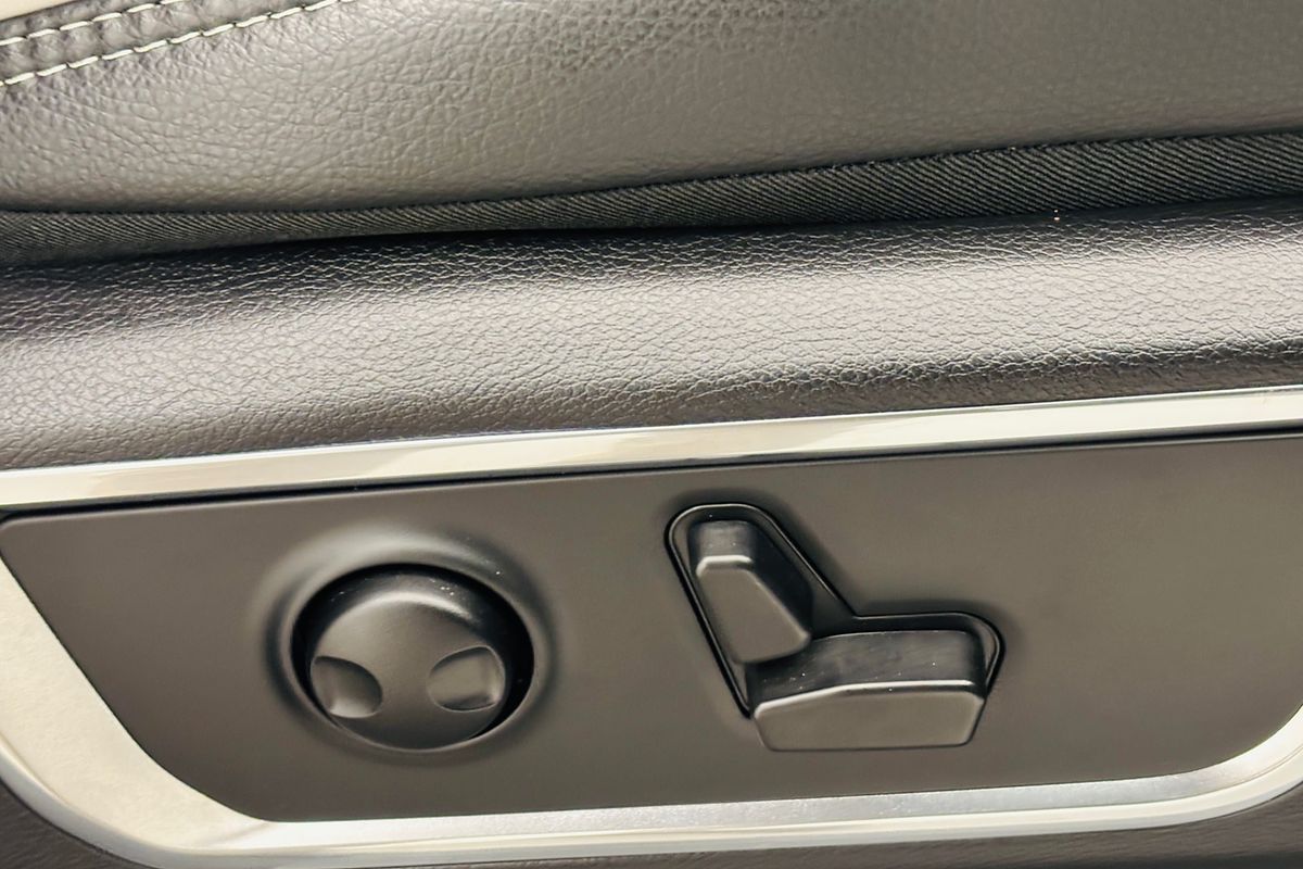 2025 Ram Trucks 1500 Laramie Sport (DT6P9821H.25/XB9)