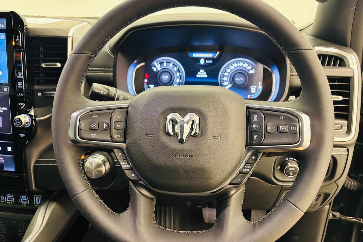 2025 Ram Trucks 1500 Laramie Sport (DT6P9821H.25/XB9)