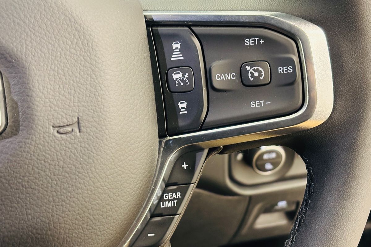 2025 Ram Trucks 1500 Laramie Sport (DT6P9821H.25/XB9)