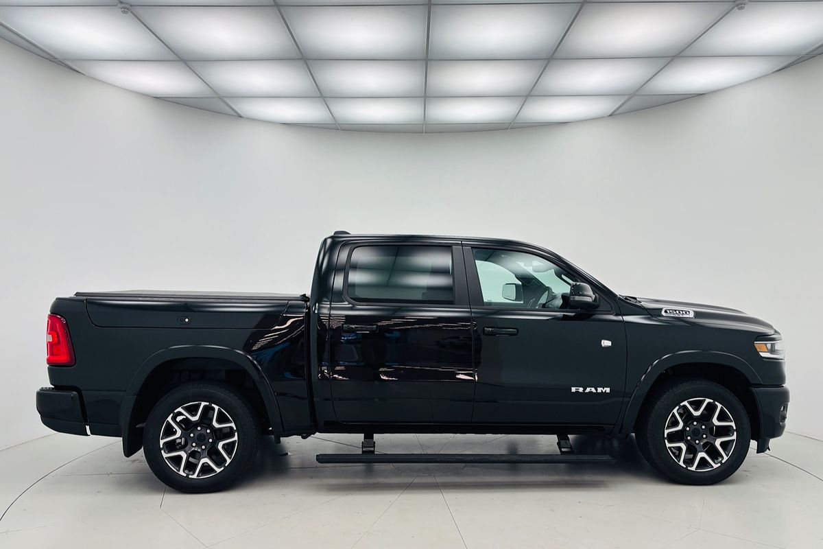 2025 Ram Trucks 1500 Laramie Sport (DT6P9821H.25/XB9)