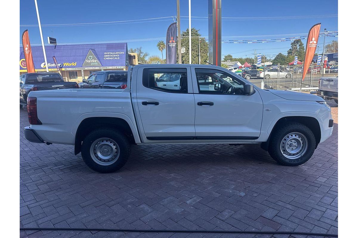 2025 Mitsubishi Triton GLX MV 4X4