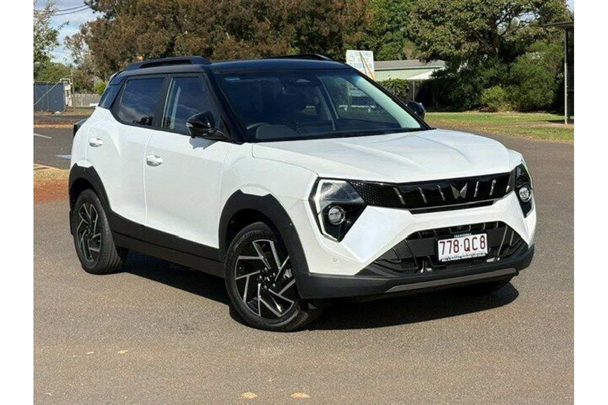 2025 Mahindra XUV 3XO AX7L