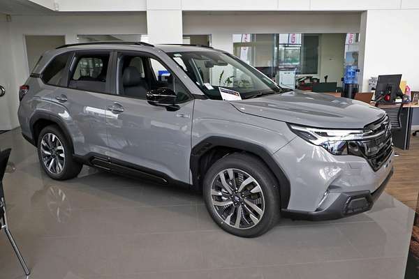 2025 Subaru Forester Hybrid Touring S6