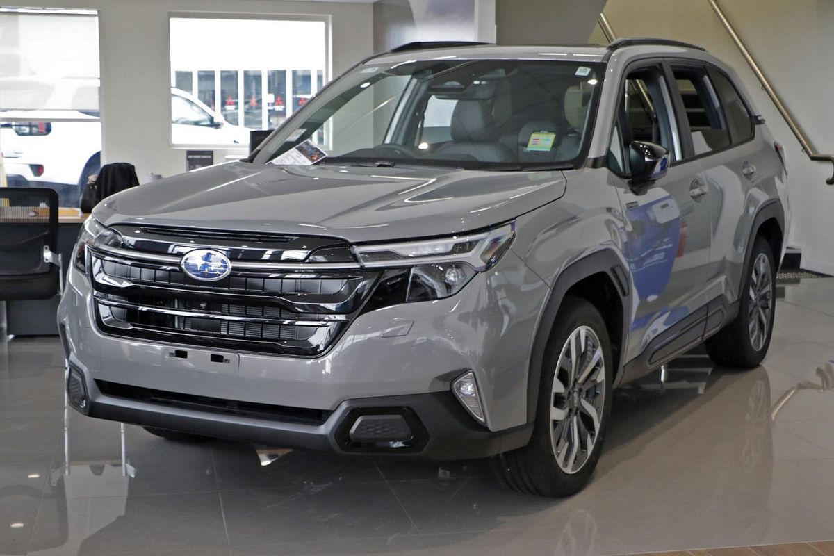 2025 Subaru Forester Hybrid Touring S6