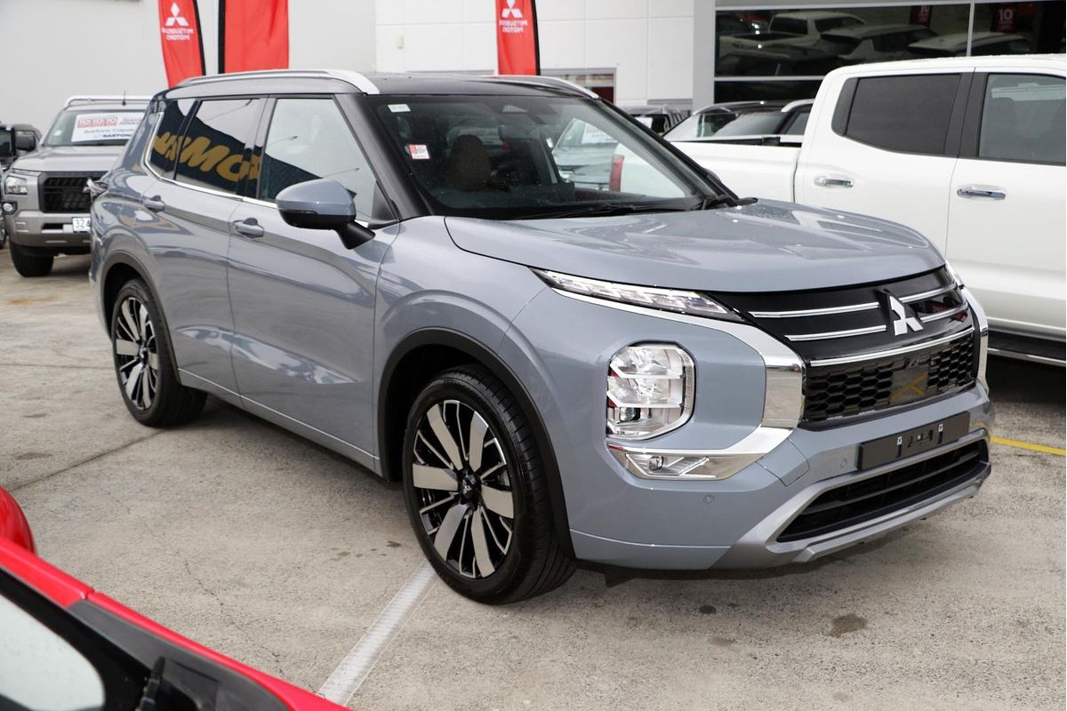 2025 Mitsubishi Outlander Exceed Tourer ZM