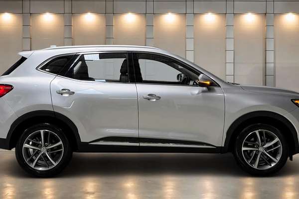 2024 MG HS Excite SAS23