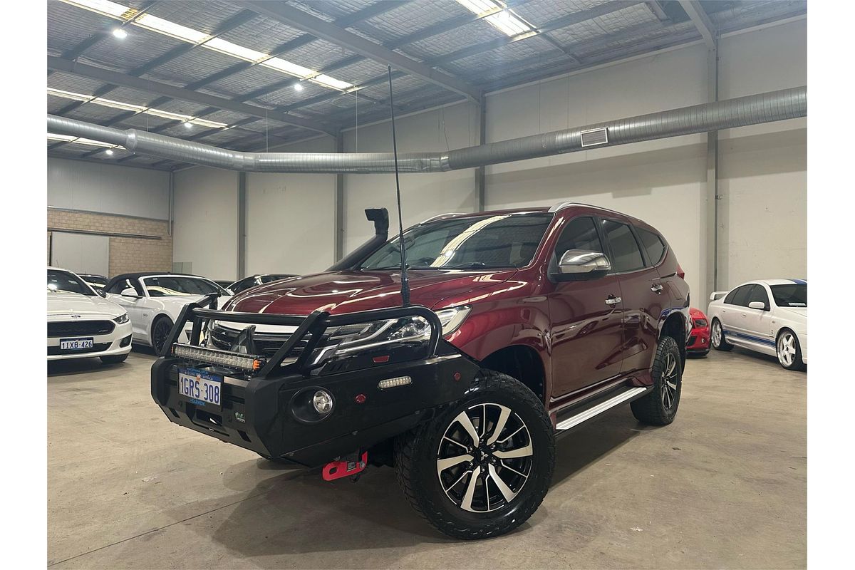 2017 Mitsubishi PAJERO SPORT Exceed QE