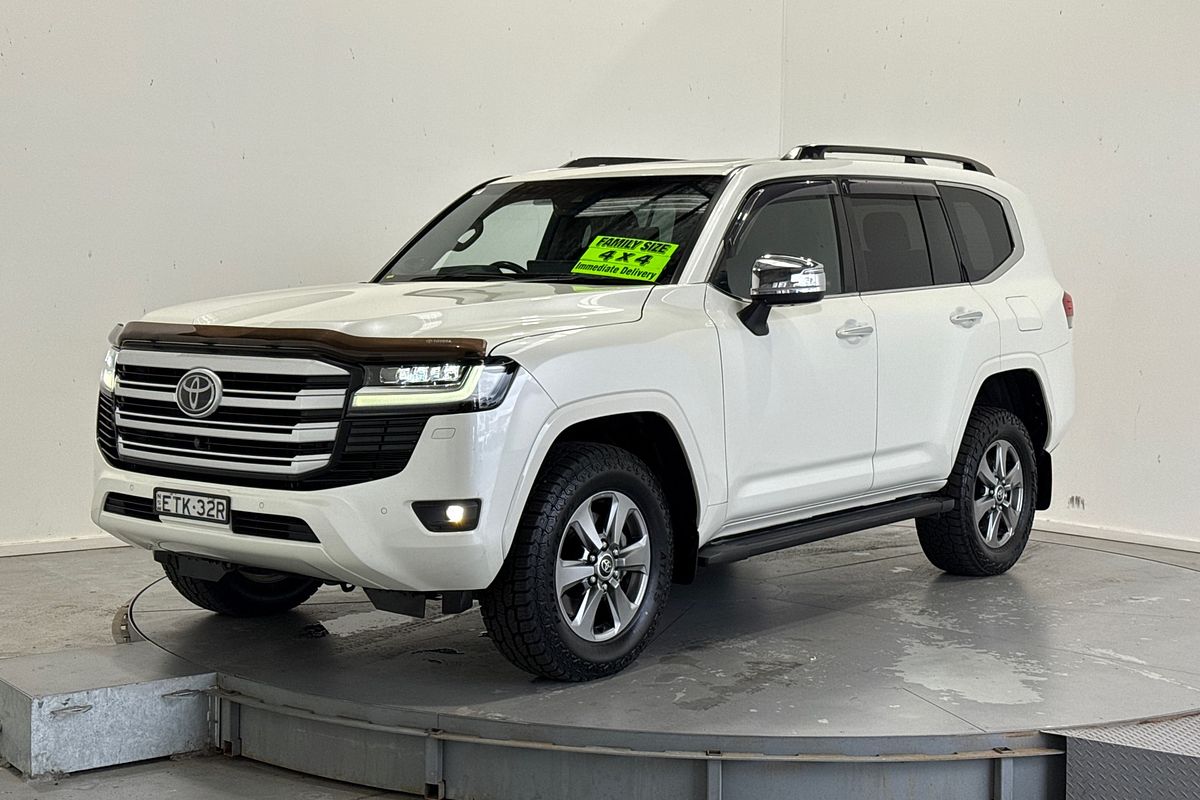 2022 Toyota Landcruiser LC300 SAHARA (4x4) FJA300R