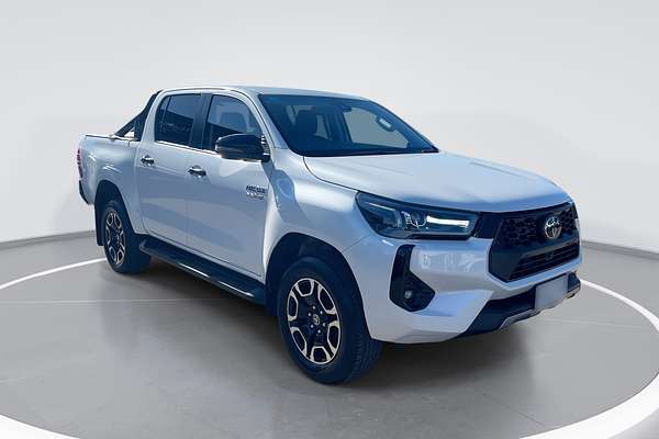2025 Toyota Hilux SR5 48V GUN126R 4X4