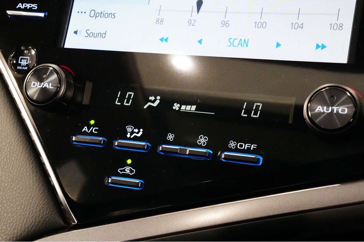 2018 Toyota Camry SL ASV70R
