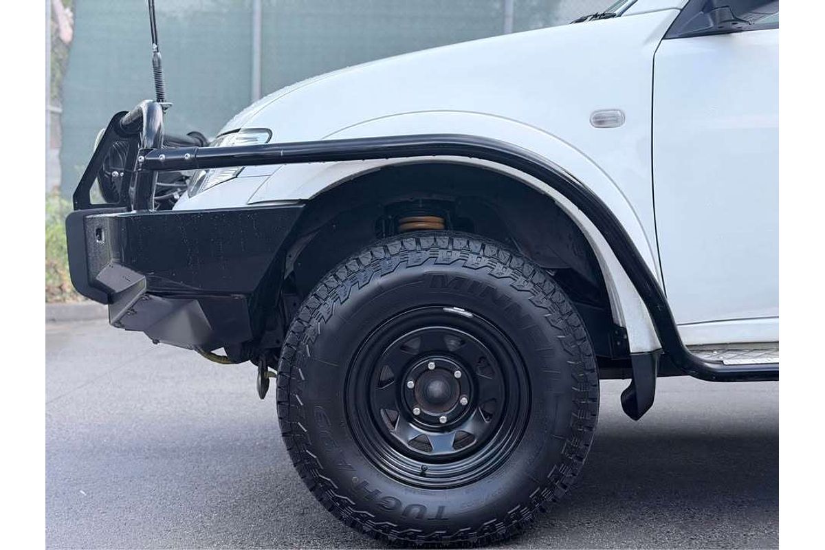 2014 Mitsubishi Triton GLX-R MN 4X4