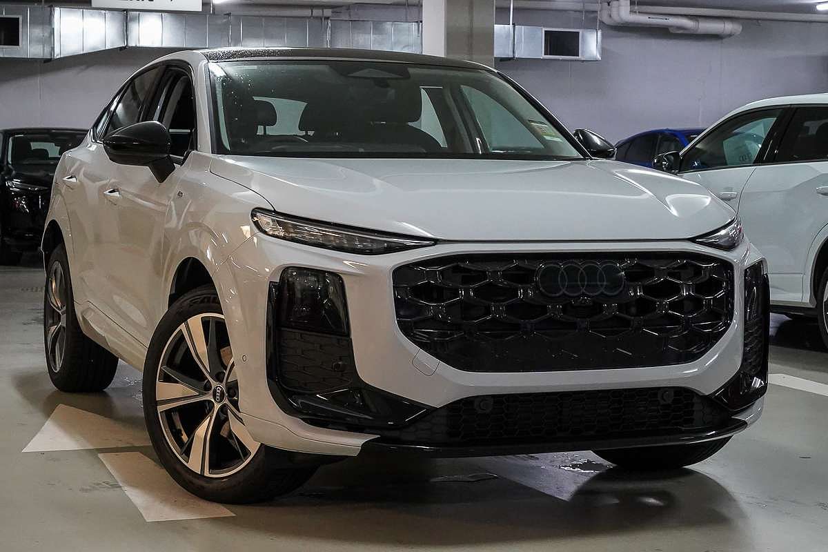 2026 Audi Q3 TFSI 195kW FJ