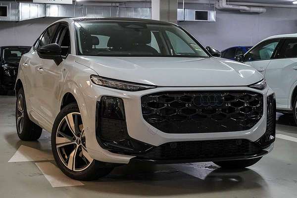 2026 Audi Q3 TFSI 195kW FJ