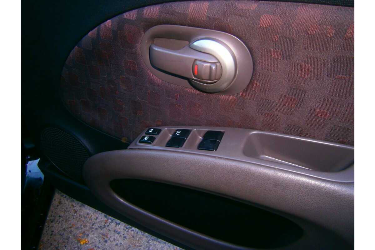 2010 Nissan Micra ST K13