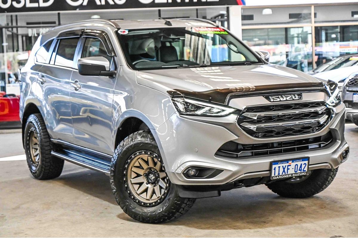 2022 Isuzu MU-X LS-T