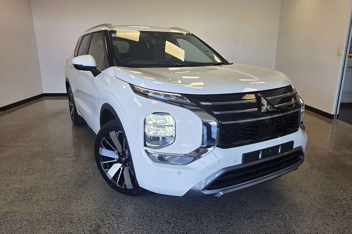 2025 Mitsubishi Outlander Exceed ZM