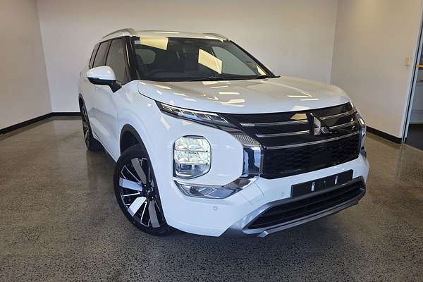 2025 Mitsubishi Outlander Exceed ZM