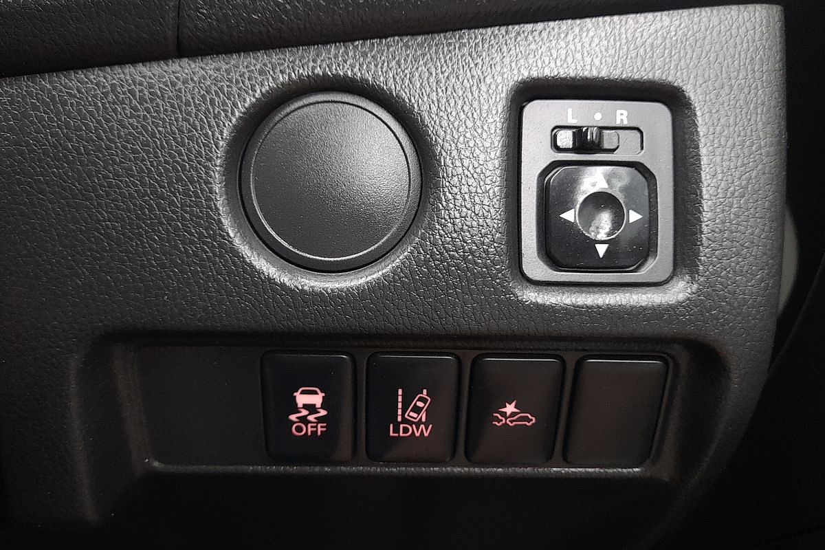 2021 Mitsubishi Triton GLX MR 4X4