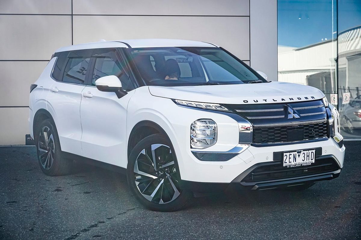 2025 Mitsubishi Outlander ES ZM